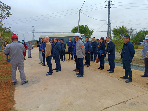 be4475b85c441ff59ace78f61ef90991.png 省工業(yè)和信息化廳副廳長吳東文及縱向幫扶組團單位一行到葵潭農(nóng)場調(diào)研1.png