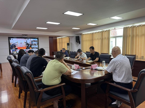 e6e0343126942712980634582e1028af.png 召開防御臺(tái)風(fēng)工作部署會(huì)議.png