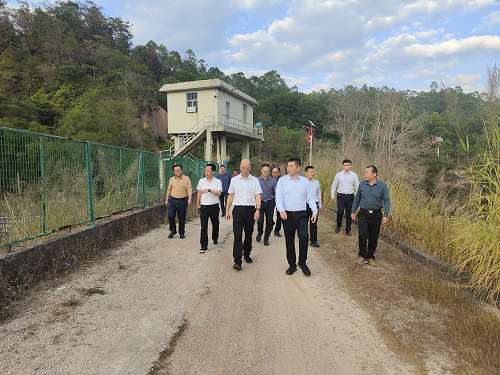 315eb0d10c891bb4e508a73eac99bf44.png 江玉城秘書長帶隊到大池農(nóng)場開展調(diào)研.png